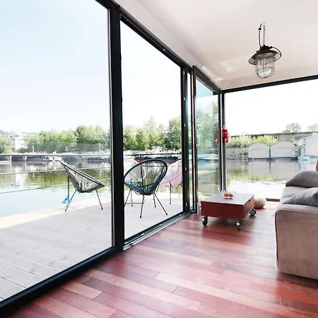 Unique Floating Houseboat By Easybnb Botel