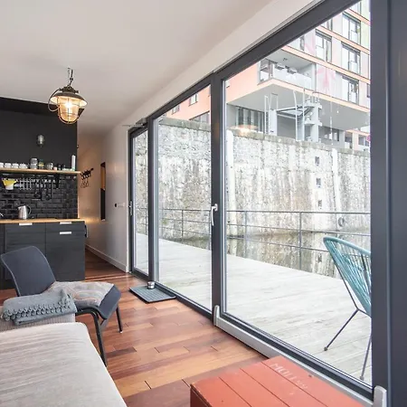 Unique Floating Houseboat By Easybnb Tekne